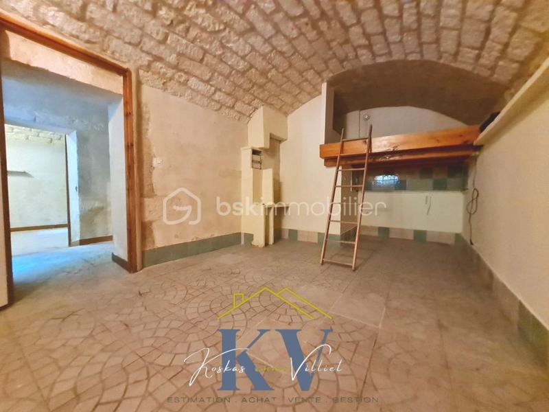 Studio - 86 m² - 5 pièces