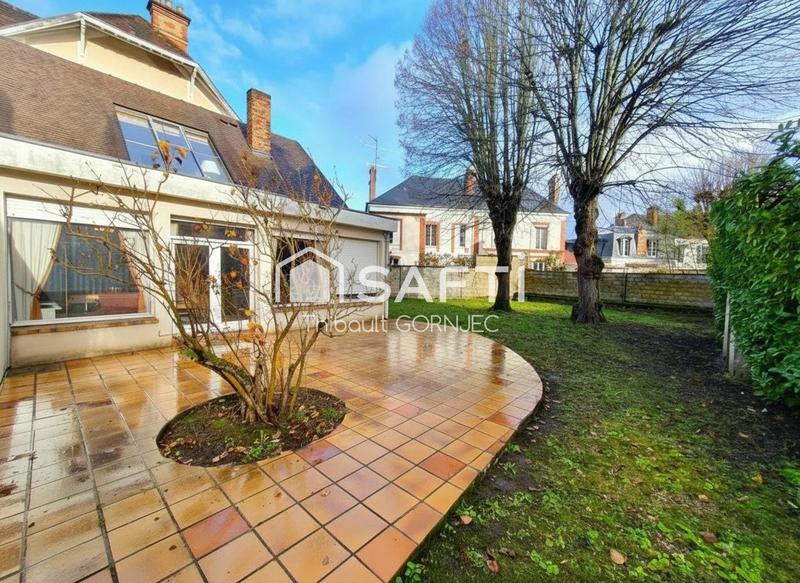 Maison - 228 m² - 9 pièces