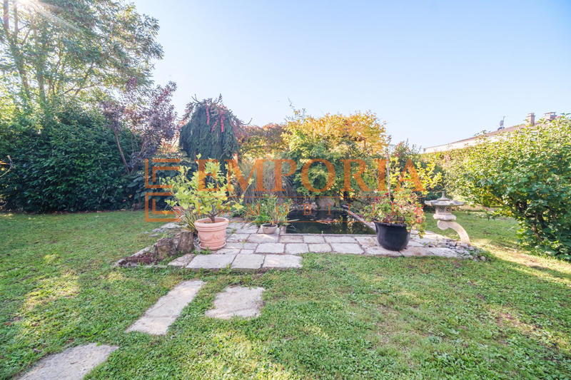 Maison - 348 m² - 7 pièces