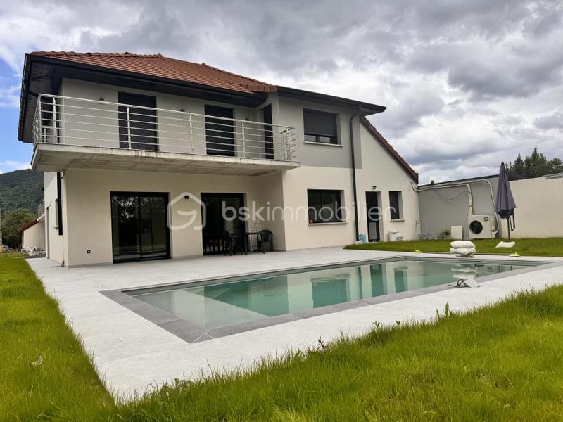 Maison - 145 m² - 6 pièces