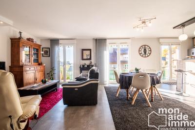 Appartement - 83 m² - 4 pièces