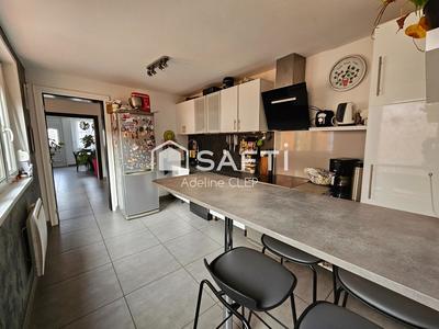 Maison - 130 m² - 8 pièces