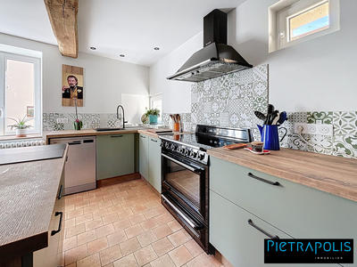 Maison - 269 m² - 7 pièces