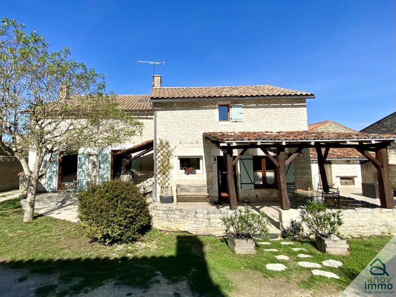 Propriété - 216 m² - 8 pièces