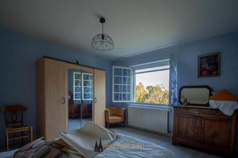 Maison - 260 m² - 8 pièces