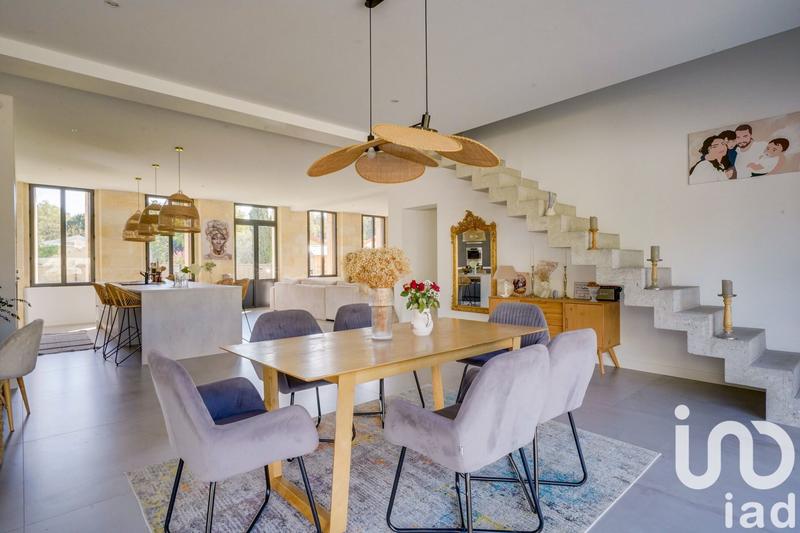 Maison - 200 m² - 6 pièces