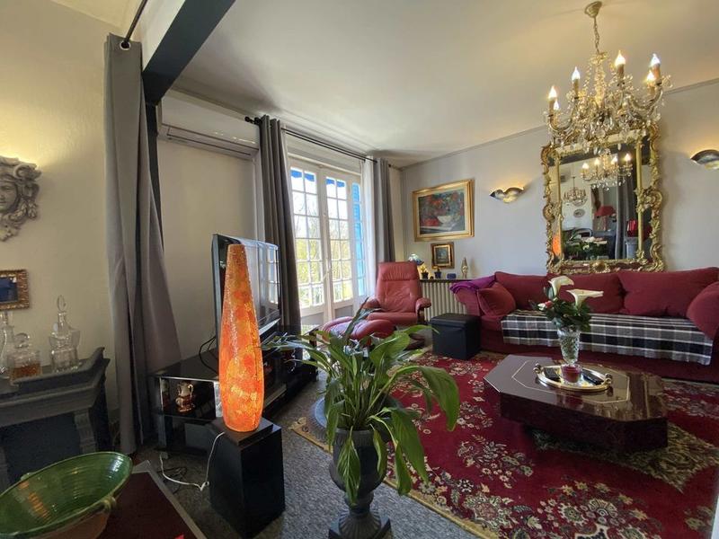 Appartement - 556 m² - 20 pièces