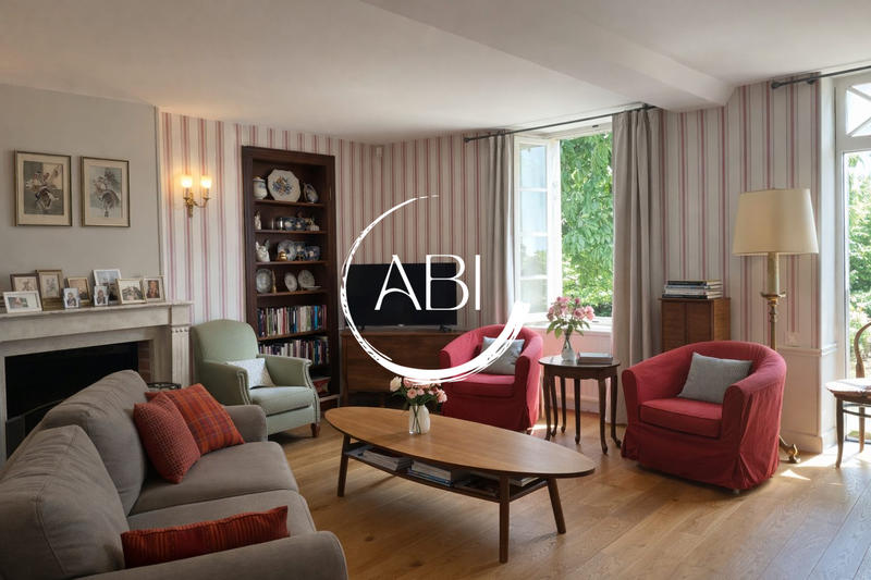 Maison ancienne - 230 m² - 9 pièces