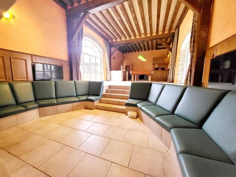 Demeure - 293 m² - 5 pièces