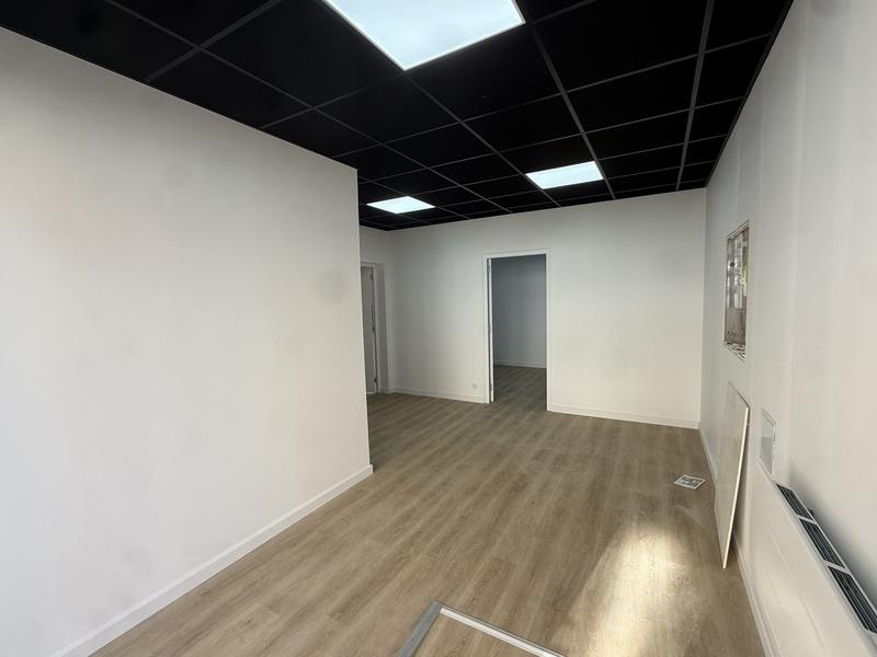 Local commercial - 400 m² - 7 pièces