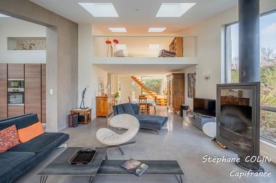 Maison - 239 m² - 7 pièces