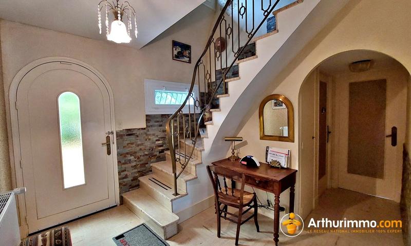 Maison - 180 m² - 8 pièces