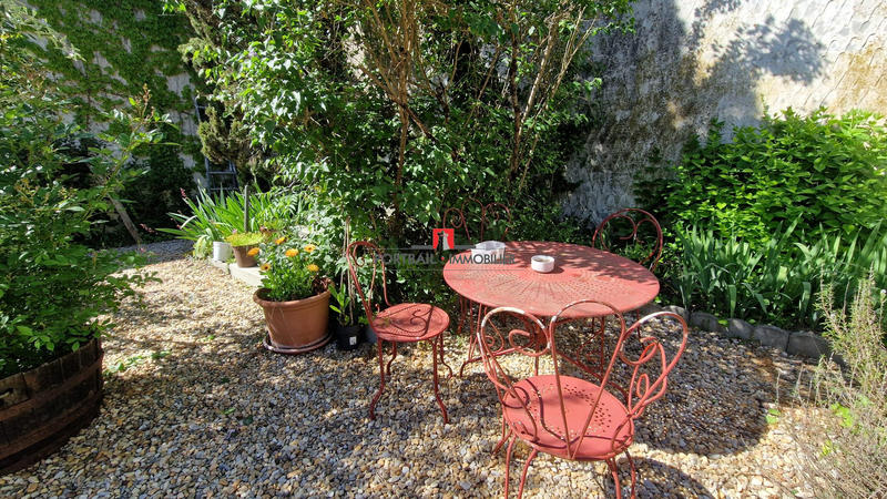 Maison - 354 m² - 10 pièces