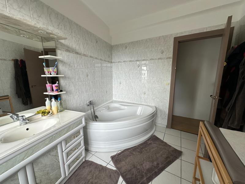 Maison de ville - 249 m² - 7 pièces