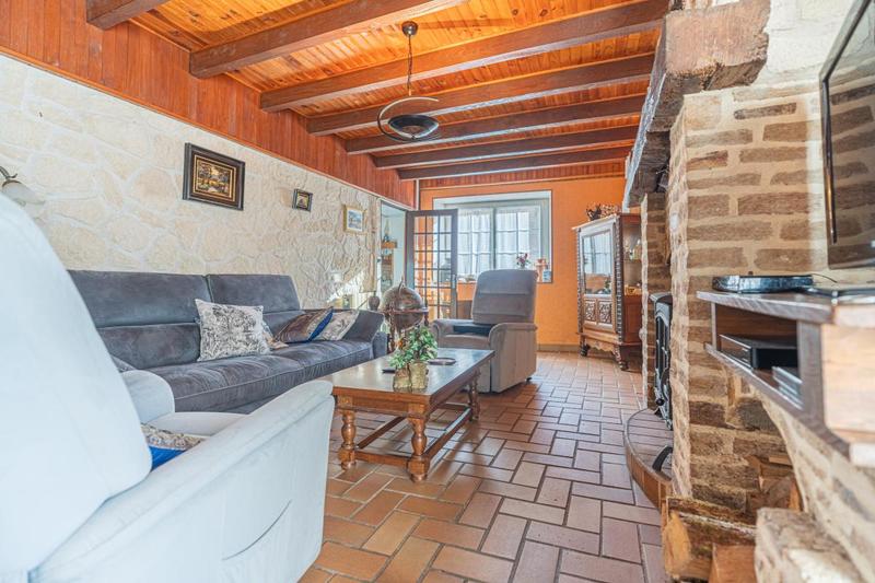 Maison - 90 m² - 5 pièces