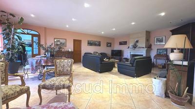 Propriété - 290 m² - 9 pièces