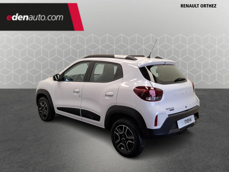 Dacia Spring Essential -23b