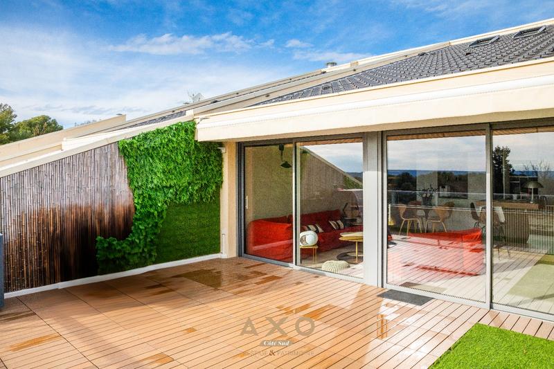 Appartement - 99 m² - 4 pièces