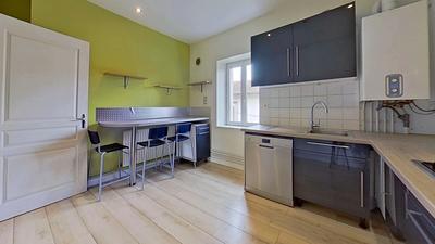 Appartement - 111 m² - 5 pièces