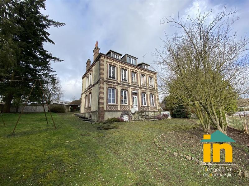 Maison - 227 m² - 10 pièces