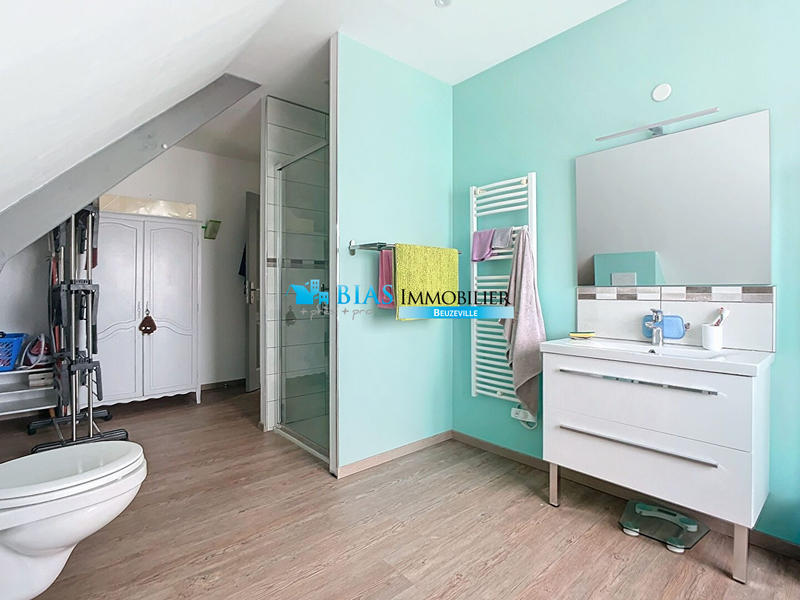 Maison traditionnelle - 195 m² - 8 pièces