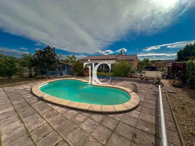 Maison - 131 m² - 6 pièces