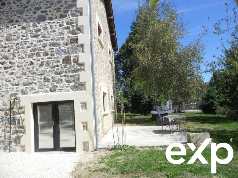 Maison traditionnelle - 219 m² - 9 pièces