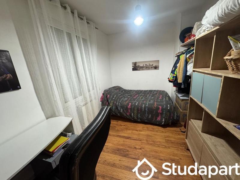 Chambre - 10 m² - 1 pièce