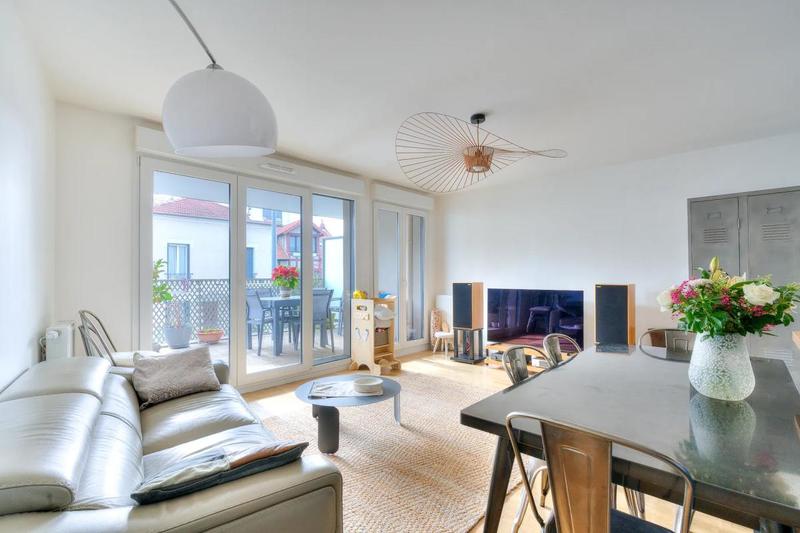 Appartement - 80 m² - 4 pièces