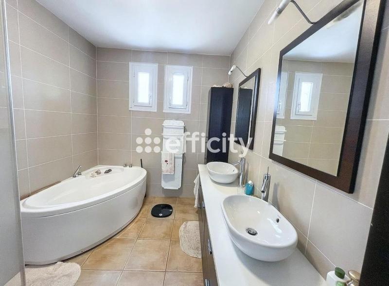 Villa - 160 m² - 5 pièces