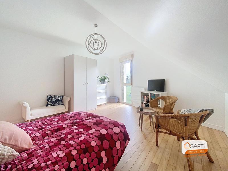 Maison - 180 m² - 7 pièces