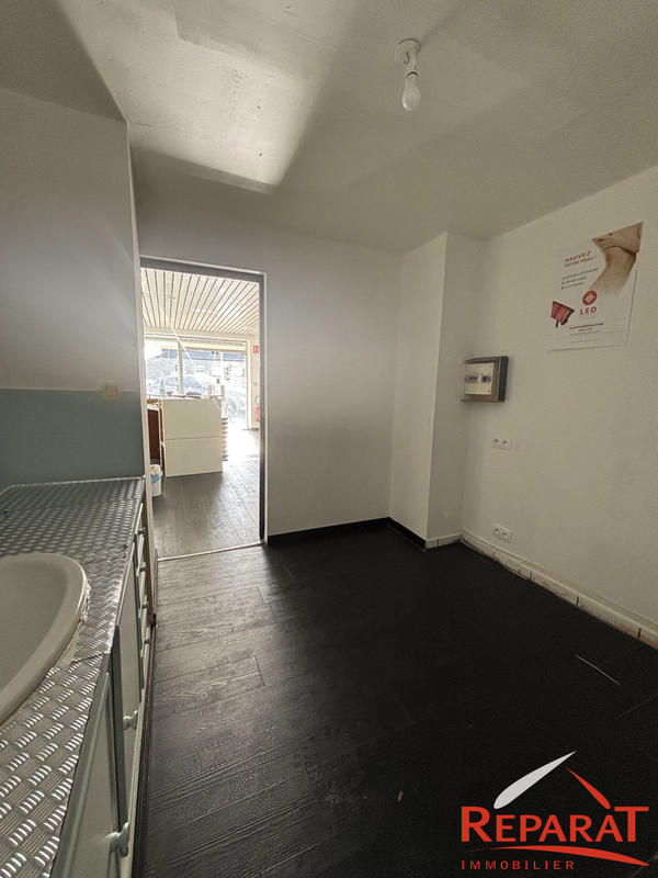 Local commercial - 110 m² - 1 pièce