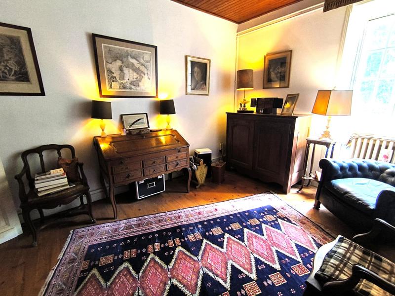 Maison - 196 m² - 9 pièces