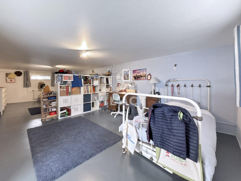 Maison - 200 m² - 7 pièces