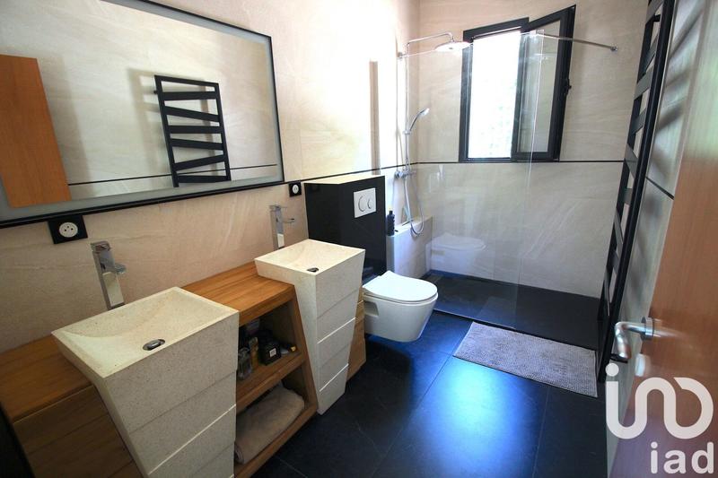 Maison - 185 m² - 7 pièces