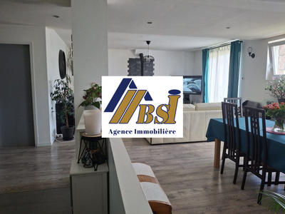 Maison traditionnelle - 149 m² - 7 pièces