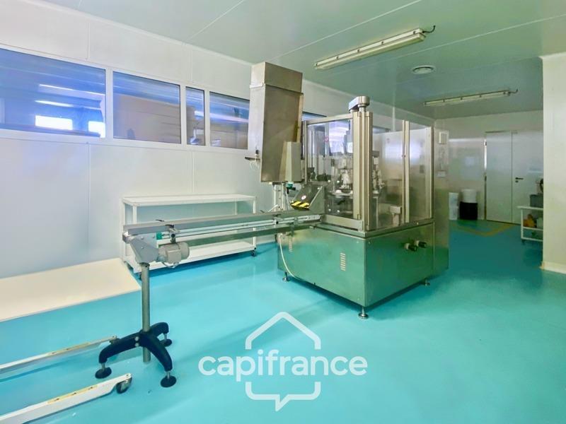 Local d'activité / Entrepôt - 792 m² - 10 pièces