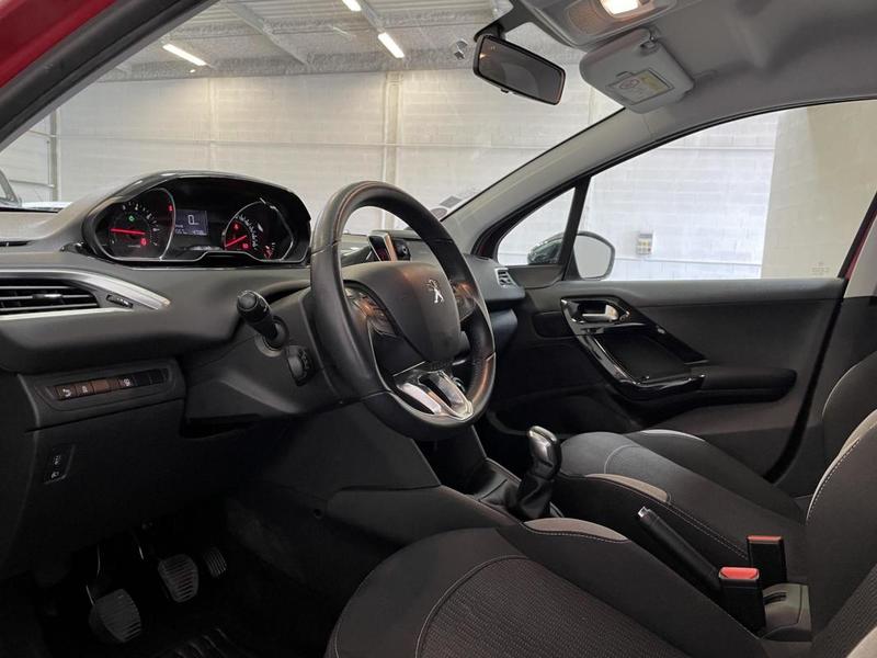 Peugeot 208 1.2 Puretech 82 Ch Style Premiere Main - Garantie 6 Mois