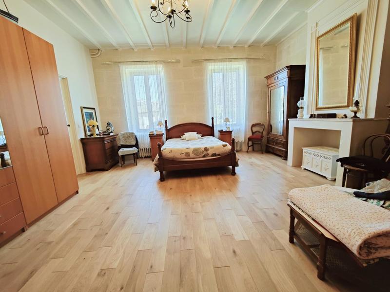 Maison de maîtres - 235 m² - 8 pièces