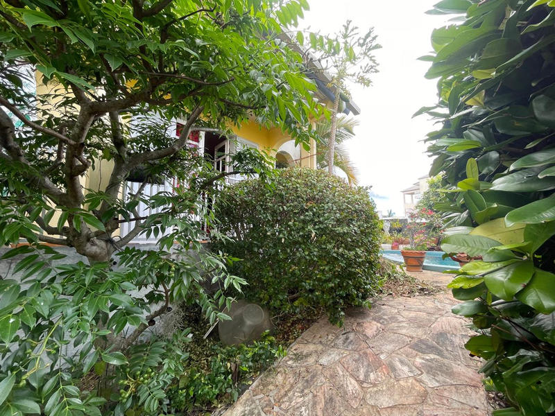 Villa - 240 m² - 6 pièces