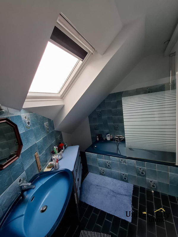 Maison traditionnelle - 151 m² - 7 pièces