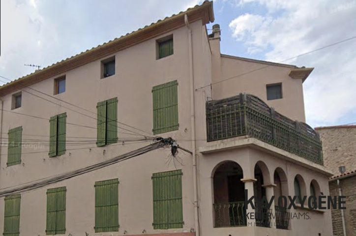 Maison - 430 m² - 20 pièces