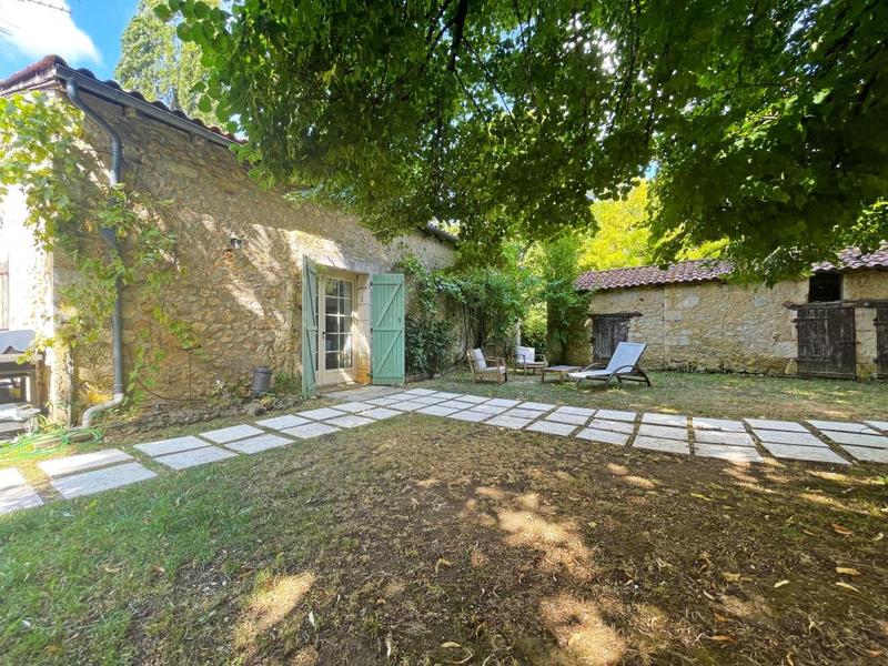 Maison en pierre - 228 m² - 8 pièces