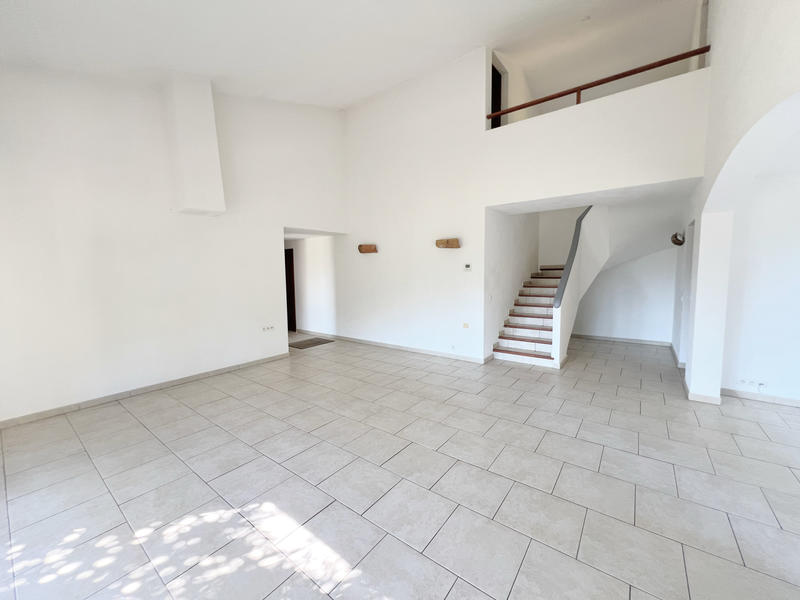 Maison - 210 m² - 8 pièces