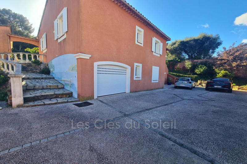 Villa - 198 m² - 6 pièces