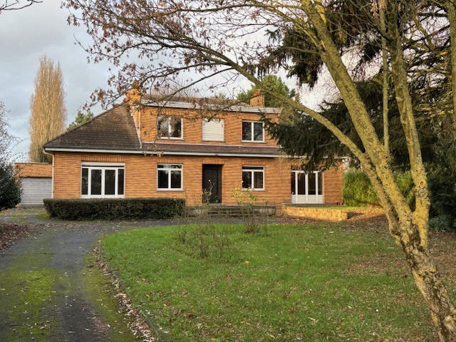 Maison - 266 m² - 9 pièces