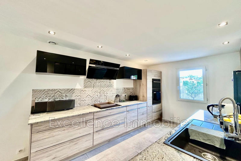 Maison - 94 m² - 5 pièces