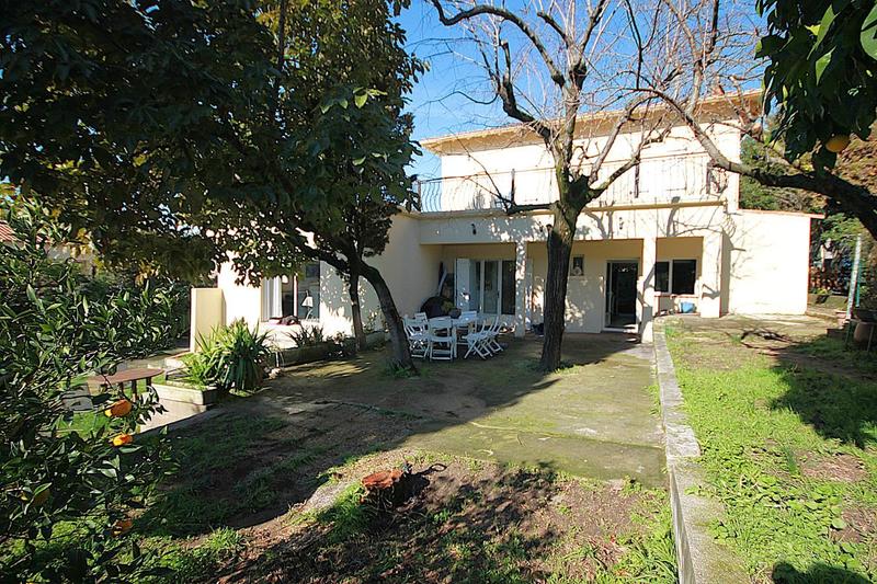 Maison - 218 m² - 5 pièces