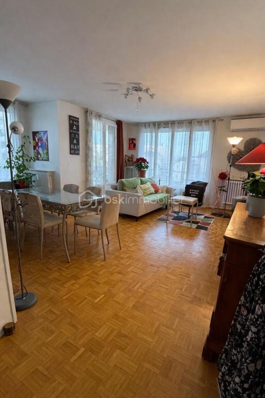 Appartement - 111 m² - 4 pièces