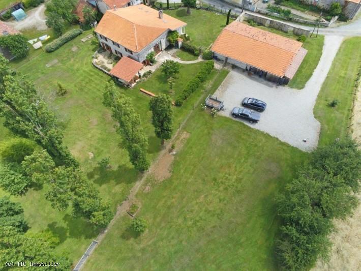 Maison - 270 m² - 11 pièces